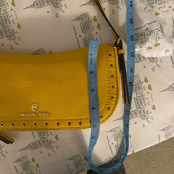 Michael Michael Kors CAMDEN SMALL POCHETTE NWT - Picture 8 of 8